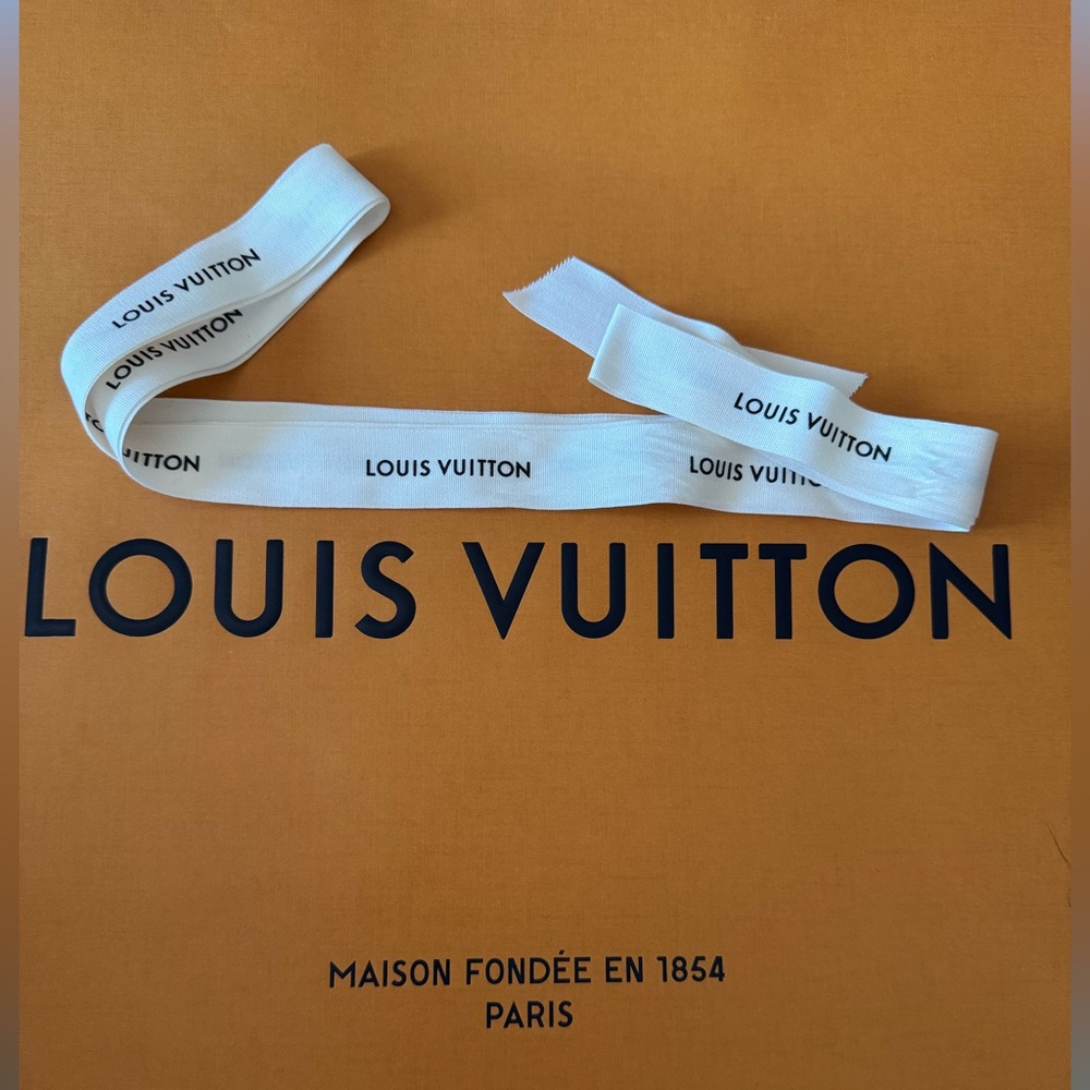 Louis Vuitton 💯% Authentic iconic Ribbon - Ideal for matching gift box -Like New